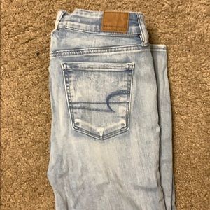 American Eagle Light Wash jeans- Hi Rise Jeggings